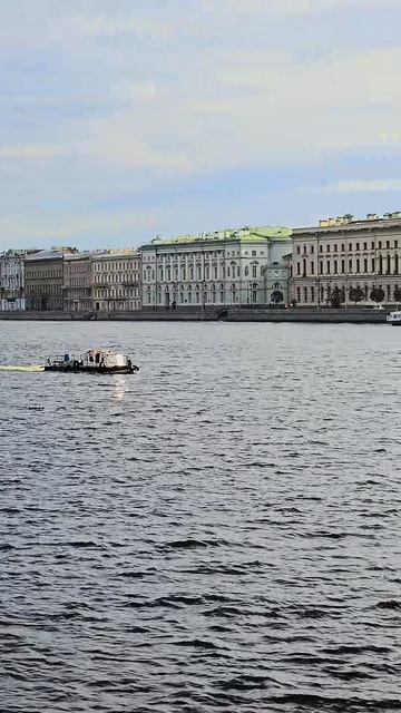 Прогулки по Неве, Петербург