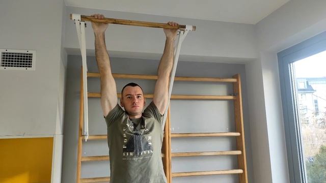 Що буде, якщо висіти на турніку кожен день?