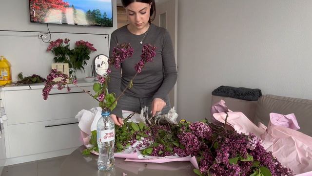 Пытаюсь спасти букет сирени