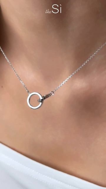 Колье "Two circles" из серебра с фианитами