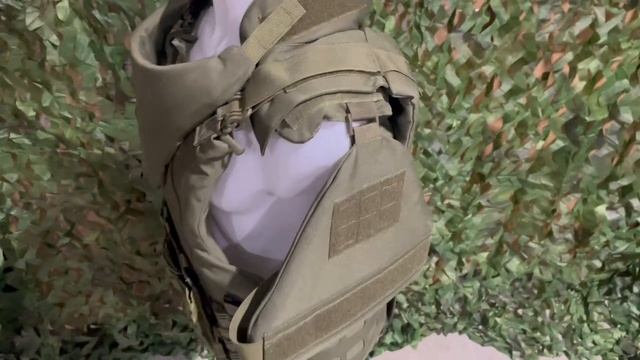 Тактический бронежилет с напашником