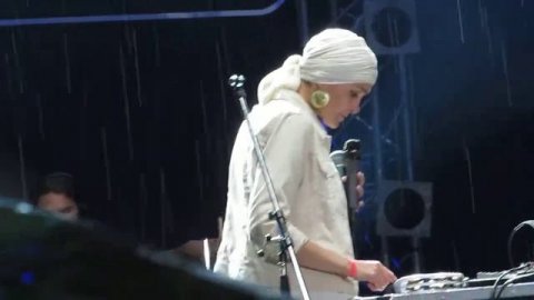 Инна Желанная (21.09.13. WOMAD, Russia, Pyatigorsk)