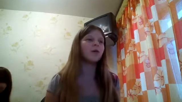 Поём песни.