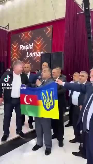 На видео министр иностранных дел Азербайджана Джейхун Байрамов желает победы Украине в военном ко...