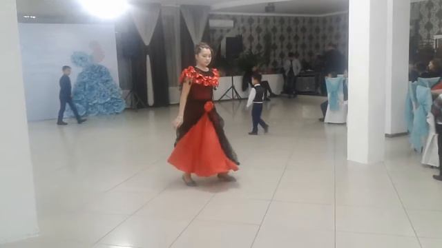 Сая испанский танец