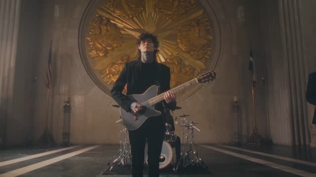 Polyphia - очень интересное титарное исполнение