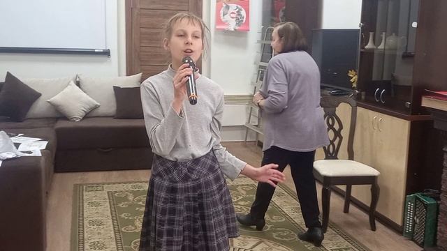 Пою в клубе "Золотой возраст"