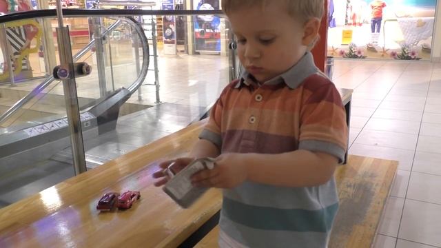 Рома и Диана Открываем новые машинки в Дриме Тауншипа МАШИНКИ HOT WHEELS открывают новые игрушки Dre