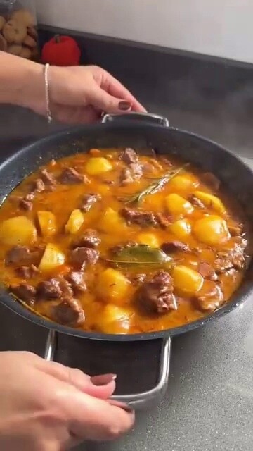 Приготовим УНИКАЛЬНУЮ тушеную говядину с картошкой 🥘🥩