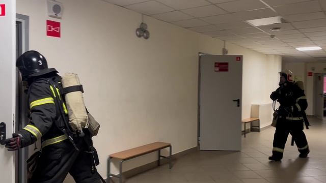 В смоленской школе №33 прошли пожарно-тактические учения