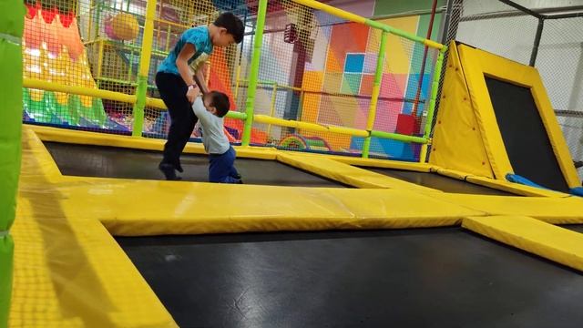 На Дне рождении Зизу 2 годика в  Игровом зале(3)