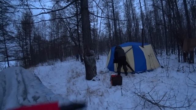ПЕРВЫЙ ЛЁД 2024-25! НЕЗАБЫВАЕМАЯ РЫБАЛКА В ЯКУТИИ! КРУПНЫЕ ОКУНИ И ЩУКА НА УДОЧКУ! #1.