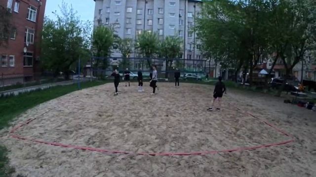 Розовый закат 🌅 
Волейбол 
Спортики 
Кайфуем
