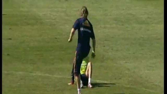 Серхио Рамос показывает футбольные финты