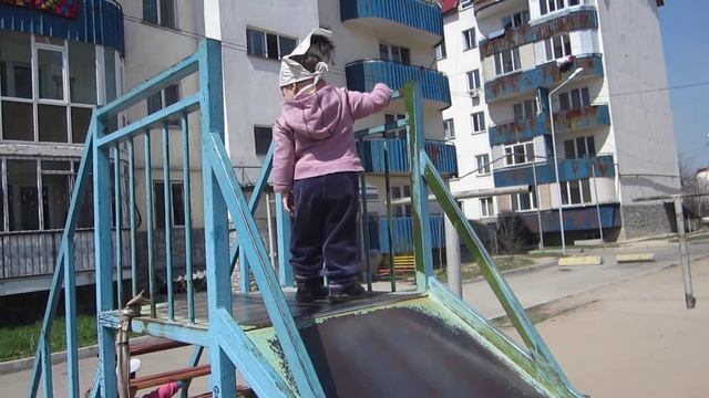 Инжу на горке.