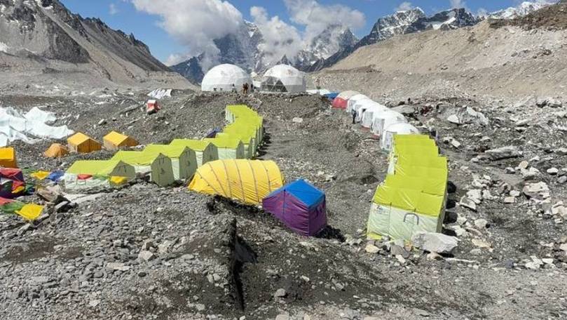 Александр Абрамов из базового лагеря Эвереста. 15 мая, накануне выхода на восхождение