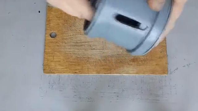 Удобная самоделка из муфты трубы.