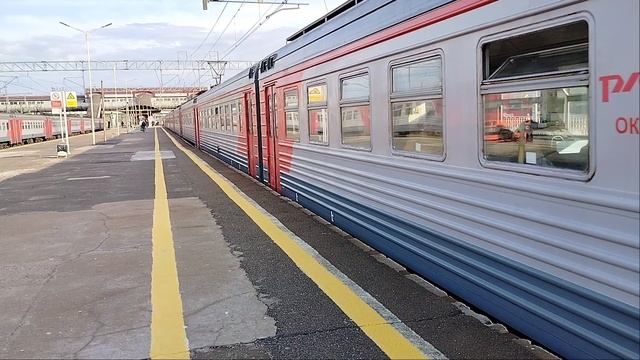 16 мая 2025 Электропоезд ЭТ2М-041 Сообщением Любань-Санкт-Петербург Отправляется с платформы Обухово
