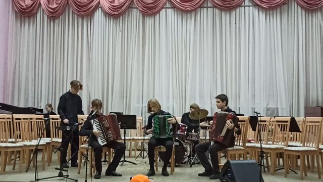 ансамбль  Юность ДШИ им. А.И.Хачатуряна г. Нижний Новгород
Вальс из кф Мой ласковый и нежный зверь