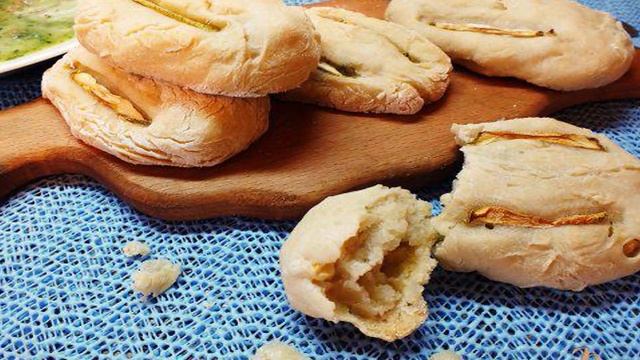 Булочки с кабачком, тимьяном и шафраном