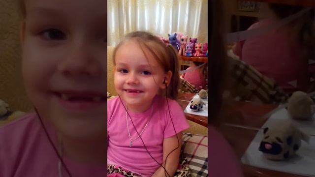 Barby girl- поёт Кузнецова София)))