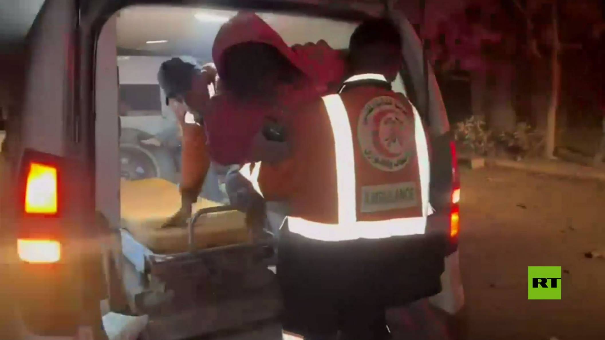 انتشال قتلى ومصابين إثر قصف إسرائيلي لمدينة بيت لاهيا