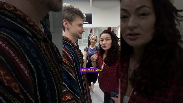 У Лили интервью берут, на всю страну публикуют ролик