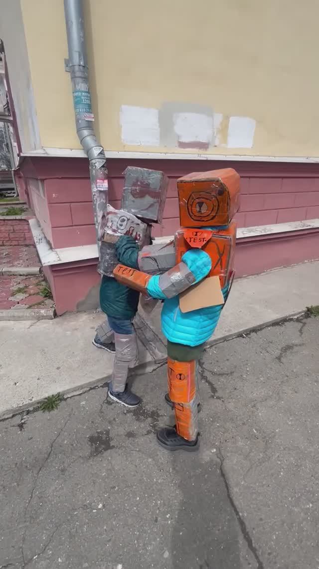 На Лео и робота жестянку напал огромный злой робот гипер страж!!!!!! 2 серия