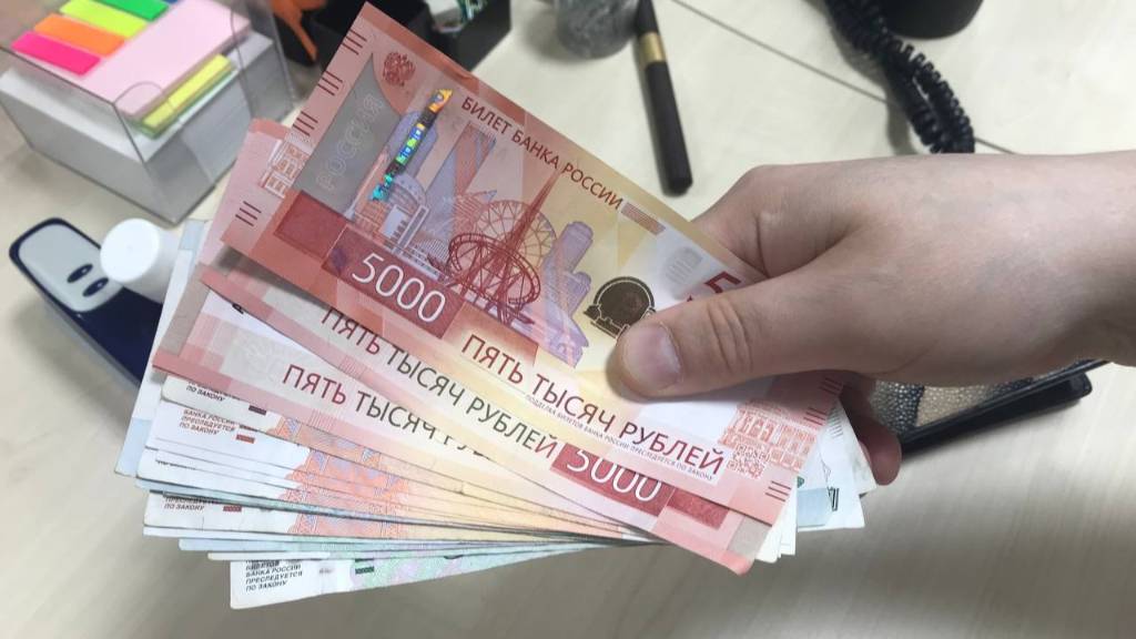 Житель Нефтеюганска продал автомобиль и отдал 2 миллиона рублей мошенникам