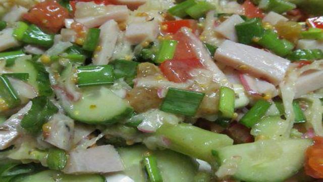 Салат с бужениной и брокколи