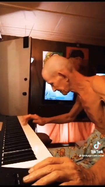 Funky Geezer Crazy Keyboard Solo