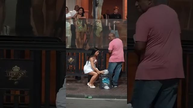 Мне нравится, что все отреагировали так, как будто так и надо👍😄