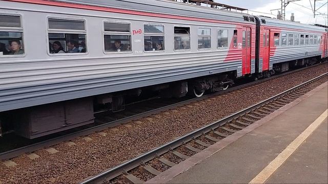 Электропоезд ЭТ2М-123 Сообщением Санкт-Петербург-Волховстрой-1 Отправляется с платформыСортировочная