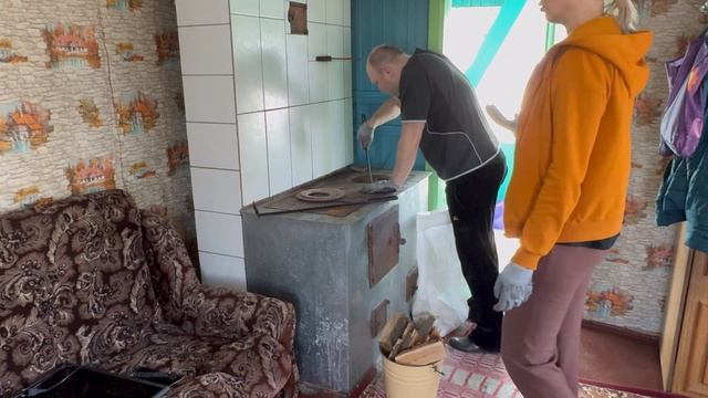 Купили дачу. Наводим порядок. Задымили дом. Часть 1.