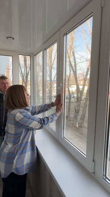 Видео отзыв об остеклении и отделки балкона в ХРУЩЕВКИ