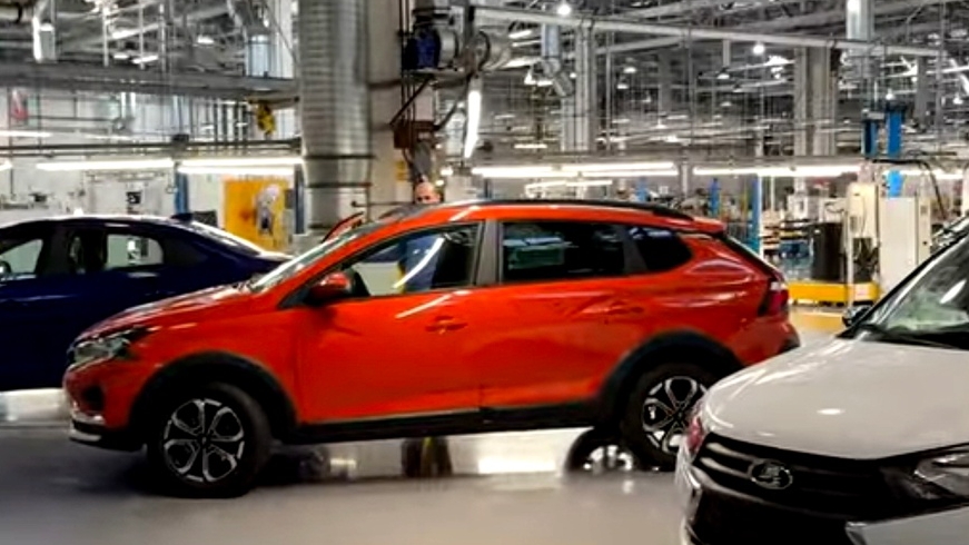 Много шума и ничего: сборка Lada Iskra 2025 почти остановлена из-за нехватки комплектующих