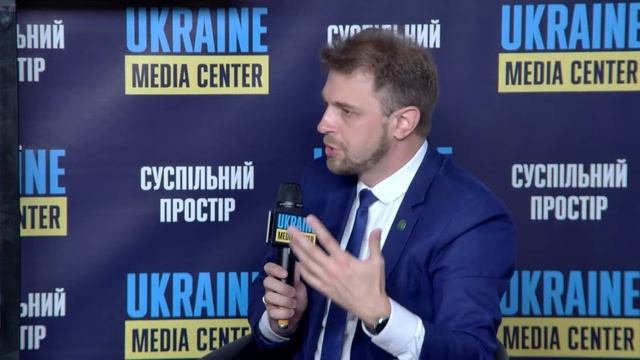 Що буде з курсом валют та як громадянам зберегти свої заощадження?