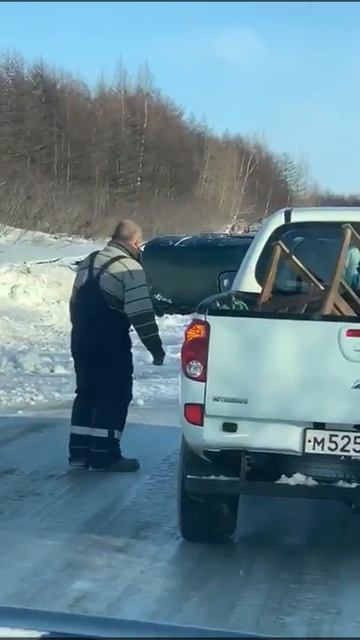 Делика опрокинулась на дороге Оха-Москальво
