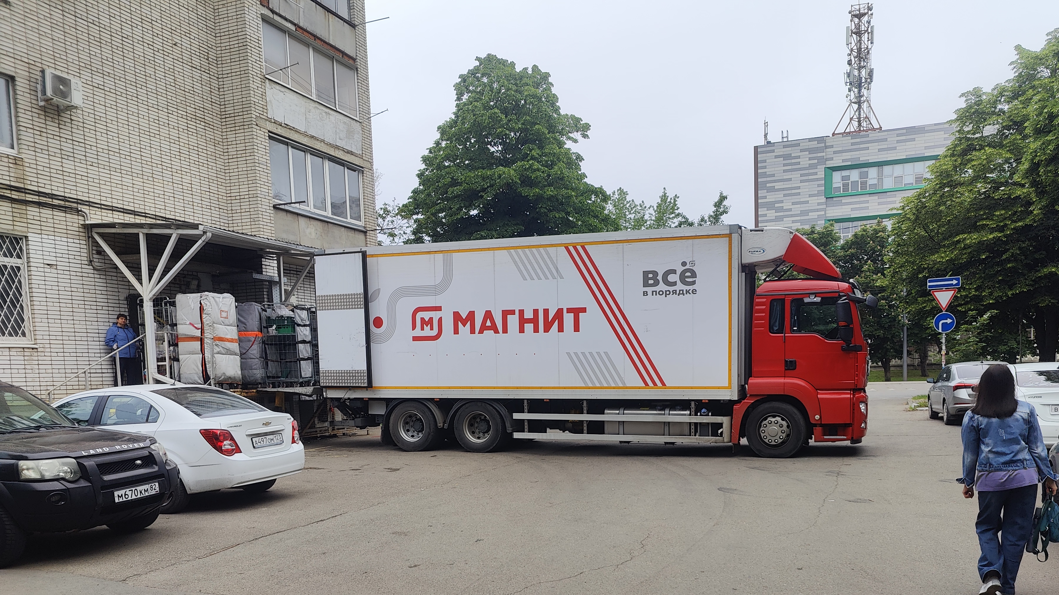 магнит категория С вся смена с утренними БКП