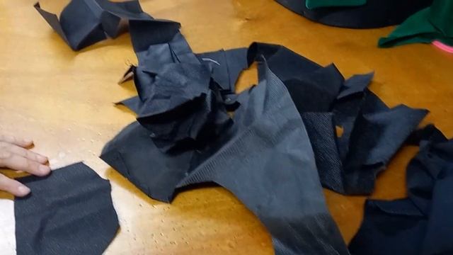 БРЮКИ МАЛЕНЬКИЕ НУЖНО УВЕЛИЧИТЬ В ПОЯСЕ ,ЧТОБЫ БЫЛО НЕ