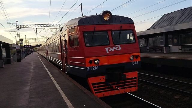 Электропоезд ЭТ2М-041 Сообщением Санкт-Петербург-Малая Вишера Отправляется с платформы Сортировочная