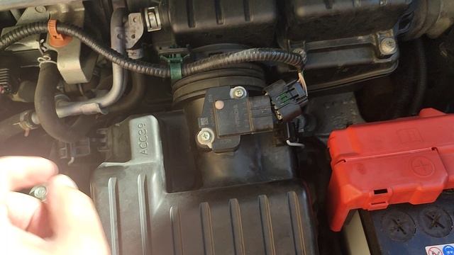 Замена воздушного фильтра Honda Fit, Fit Shuttle, Freed и тд