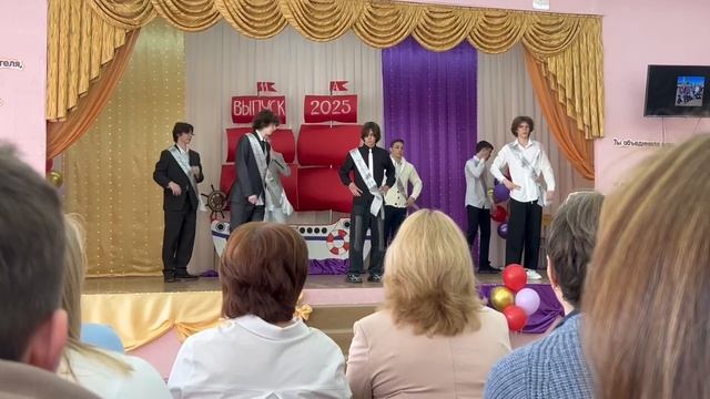 VID_20250516_222608_984.mp4.mov