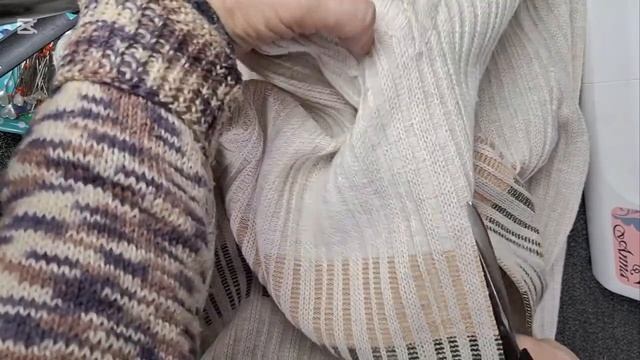DIY Секрет раскрыт Как легко вставить молнию в джемпер ?