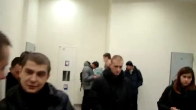 MOV04167 ПОП" БЕРКУТ"  БЛОКУЄ  СУД НАД  ДРУГОМ "БРЕСТ"-5.