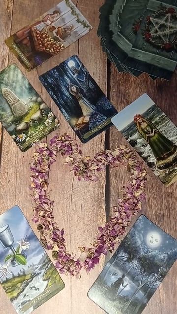 Можно ли верить общим раскладам на картах таро? #tarot #онлайнрасклад #таро
