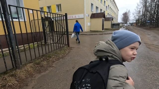 Кенворт Т-660.  Ваня на соревнованиях по Тхэквондо. Начинаю строить ворота.