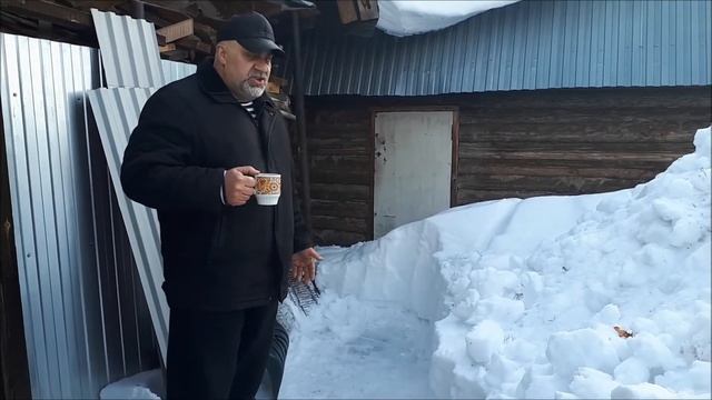 Убираем снег 08.03.2022г.  Removing the snow