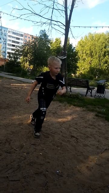 (Ночной кот) 
Трюки на площадке