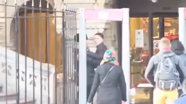 Жесткий пранк над полицией | Реакция на молодых беспредельщиков.